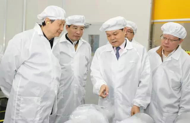 國(guó)務(wù)院副總理馬凱視察亨通，肯定網(wǎng)絡(luò)技術(shù)發(fā)展成果